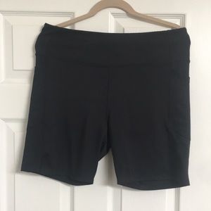 Victoria’s Secret - Essential High-Rise Pocket Bike Shorts - XL